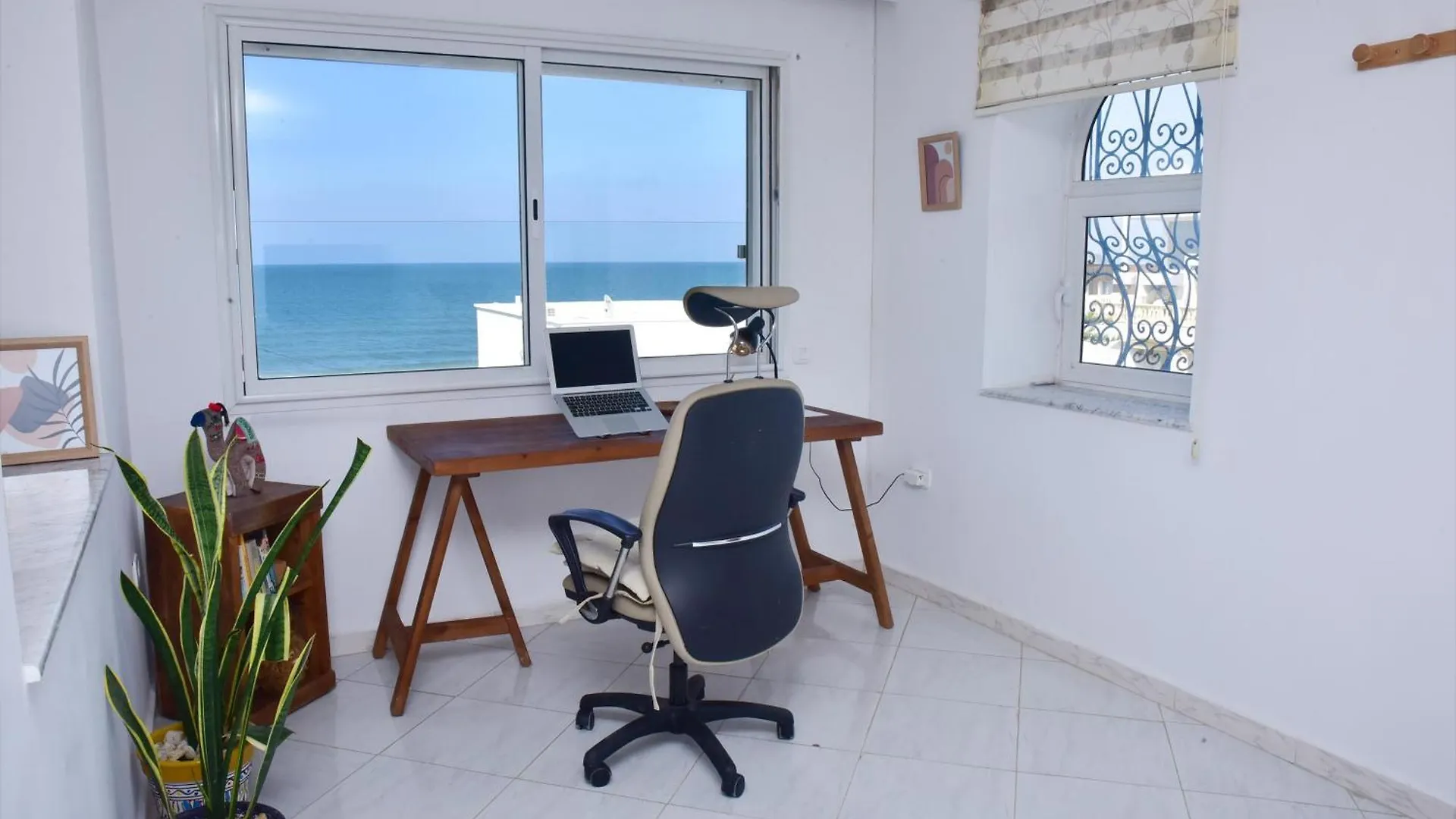 Elegant Appartement A La Marsa Avec Vue Sur Mer Et Une Grande Terrasse Privee Tunis Apartment