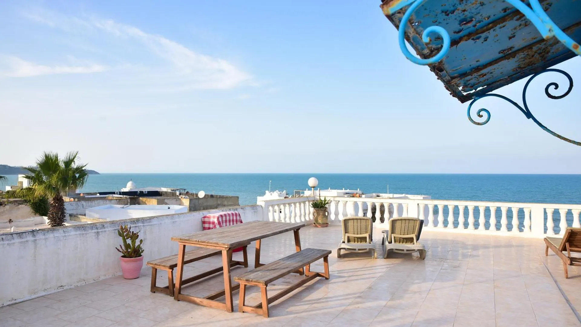 Elegant Appartement A La Marsa Avec Vue Sur Mer Et Une Grande Terrasse Privee Tunis